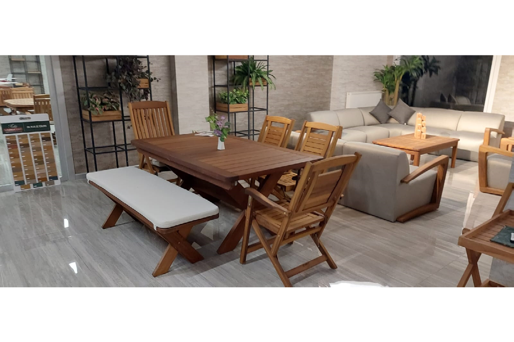 Luxury Focus Wooden Table Set